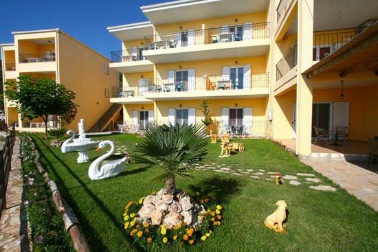 Alexios Apartments Пердика Екстериор снимка